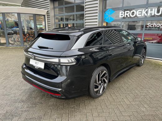 Volkswagen ID.7 Tourer Volkswagen Pro Business | Achterbank in ongelijke delen neerklapbaar incl. middenarmsteun en door... ActivLease financial lease
