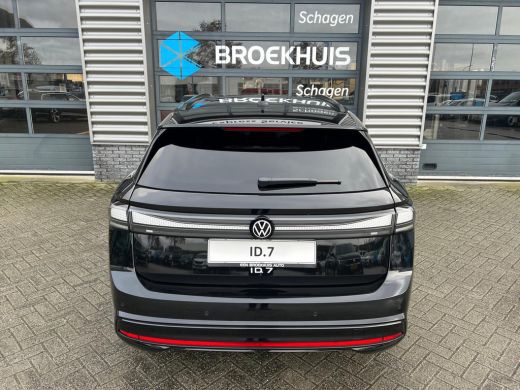 Volkswagen ID.7 Tourer Volkswagen Pro Business | Achterbank in ongelijke delen neerklapbaar incl. middenarmsteun en door... ActivLease financial lease
