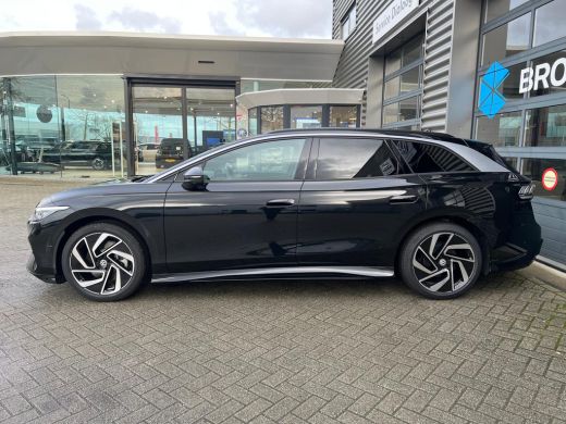 Volkswagen ID.7 Tourer Volkswagen Pro Business | Achterbank in ongelijke delen neerklapbaar incl. middenarmsteun en door... ActivLease financial lease