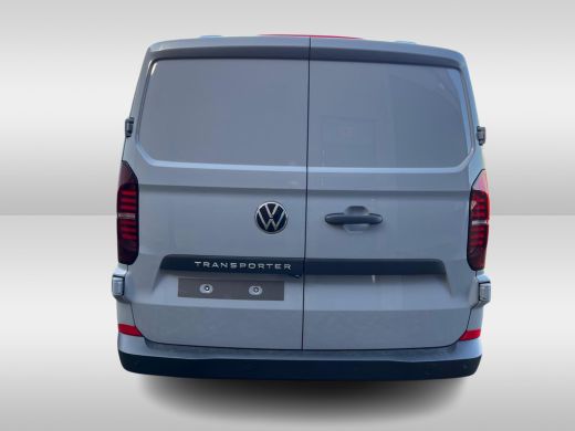 Volkswagen Transporter 2.0 TDI L1H1 28 Life BPM Vrij | Achteruitrij camera | Bijrijdersbank | Apple Carplay | ActivLease financial lease