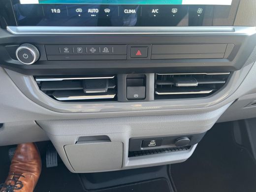 Volkswagen Transporter 2.0 TDI L1H1 28 Style | BPM VRIJ! | Apple Carplay | 16"LMV | Bijrijdersbank BPM Vrij | ACC | Bijr... ActivLease financial lease
