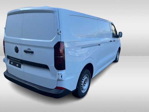 Volkswagen Transporter 2.0 TDI L2H1 30 Life BPM Vrij | PDC V+A | Camera achter | Bijrijdersbank | Apple CarPlay | ActivLease financial lease
