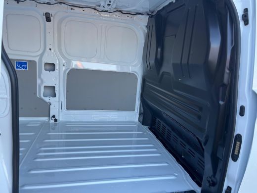 Volkswagen Transporter 2.0 TDI L2H1 30 Life BPM Vrij | PDC V+A | Camera achter | Bijrijdersbank | Apple CarPlay | ActivLease financial lease
