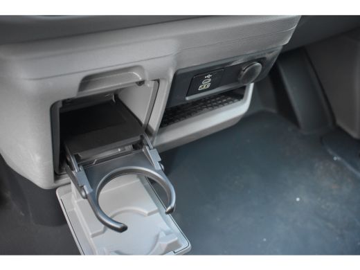 Volkswagen Transporter 2.0 TDI L2H1 DSG-8 30 Style | NIEUWE TYPE | TREKHAAK | CAMERA | NAVIGATIE ActivLease financial lease