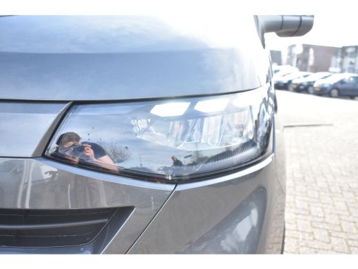 Volkswagen Transporter 2.0 TDI L2H1 DSG-8 30 Style | NIEUWE TYPE | TREKHAAK | CAMERA | NAVIGATIE ActivLease financial lease