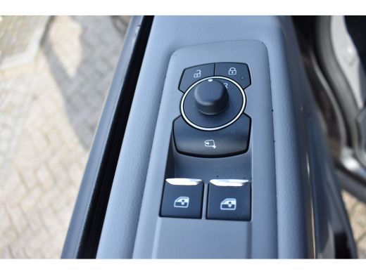 Volkswagen Transporter 2.0 TDI L2H1 DSG-8 30 Style | NIEUWE TYPE | TREKHAAK | CAMERA | NAVIGATIE ActivLease financial lease