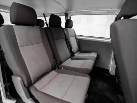 Volkswagen Transporter Kombi 2.0 TDI L2H1 8 Persoons (APPLE CARPLAY, NAVIGATIE, BLUETOOTH, AIRCO, ELEK PAKKET, ARMSTEUN, SPORT... ActivLease financial lease