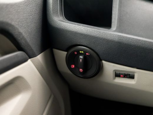 Volkswagen Transporter Kombi 2.0 TDI L2H1 8 Persoons (APPLE CARPLAY, NAVIGATIE, BLUETOOTH, AIRCO, ELEK PAKKET, ARMSTEUN, SPORT... ActivLease financial lease