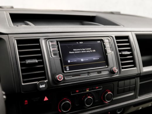 Volkswagen Transporter Kombi 2.0 TDI L2H1 8 Persoons (APPLE CARPLAY, NAVIGATIE, BLUETOOTH, AIRCO, ELEK PAKKET, ARMSTEUN, SPORT... ActivLease financial lease