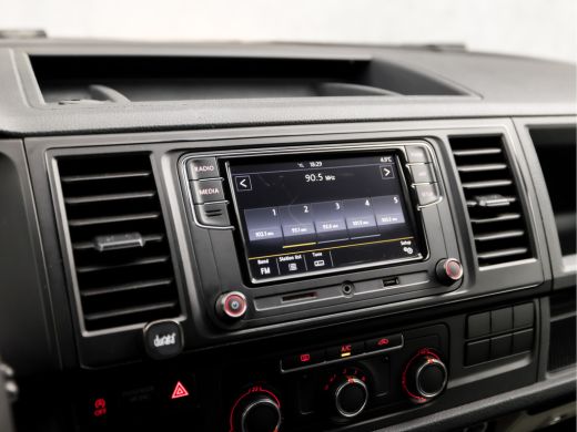 Volkswagen Transporter Kombi 2.0 TDI L2H1 8 Persoons (APPLE CARPLAY, NAVIGATIE, BLUETOOTH, AIRCO, ELEK PAKKET, ARMSTEUN, SPORT... ActivLease financial lease