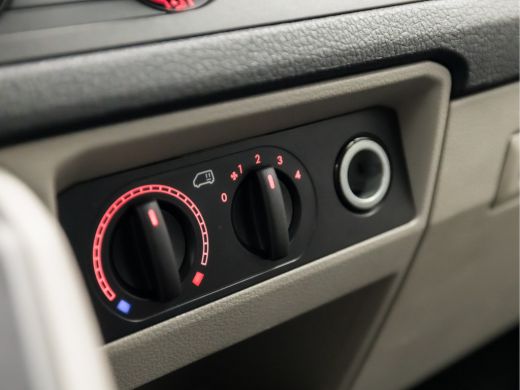 Volkswagen Transporter Kombi 2.0 TDI L2H1 8 Persoons (APPLE CARPLAY, NAVIGATIE, BLUETOOTH, AIRCO, ELEK PAKKET, ARMSTEUN, SPORT... ActivLease financial lease