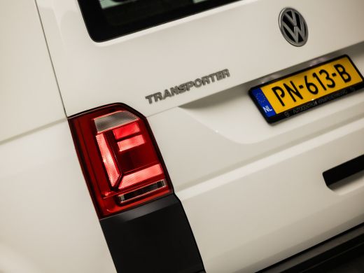 Volkswagen Transporter Kombi 2.0 TDI L2H1 8 Persoons (APPLE CARPLAY, NAVIGATIE, BLUETOOTH, AIRCO, ELEK PAKKET, ARMSTEUN, SPORT... ActivLease financial lease