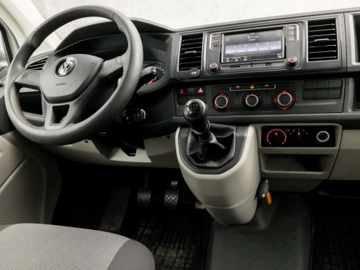 Volkswagen Transporter Kombi 2.0 TDI L2H1 8 Persoons (APPLE CARPLAY, NAVIGATIE, BLUETOOTH, AIRCO, ELEK PAKKET, ARMSTEUN, SPORT... ActivLease financial lease