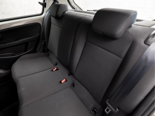 Volkswagen up! 1.0 Sportline (5-DEURS, AIRCO, BLUETOOTH, GETINT GLAS, NIEUWE APK, SPORTSTOELEN, START/STOP, NIEU... ActivLease financial lease