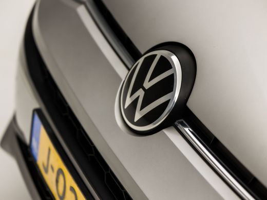 Volkswagen up! 1.0 Sportline (5-DEURS, AIRCO, BLUETOOTH, GETINT GLAS, NIEUWE APK, SPORTSTOELEN, START/STOP, NIEU... ActivLease financial lease