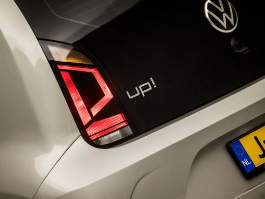 Volkswagen up! 1.0 Sportline (5-DEURS, AIRCO, BLUETOOTH, GETINT GLAS, NIEUWE APK, SPORTSTOELEN, START/STOP, NIEU... ActivLease financial lease