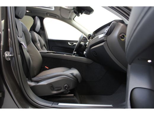 Volvo  XC60 Volvo T8 455PK Long Range Plus | Trekhaak | 360º view | Adapt LED | All Season | Panoramadak ActivLease financial lease
