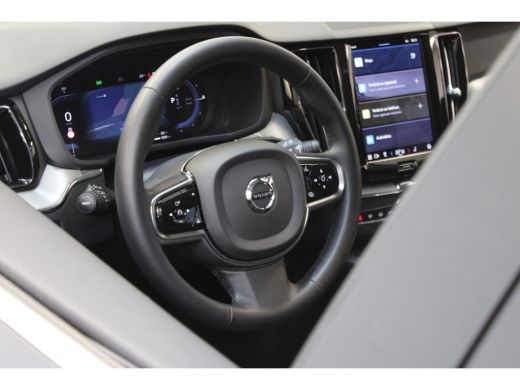Volvo  XC60 Volvo T8 455PK Long Range Plus | Trekhaak | 360º view | Adapt LED | All Season | Panoramadak ActivLease financial lease