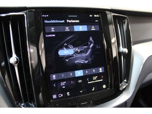 Volvo  XC60 Volvo T8 455PK Long Range Plus | Trekhaak | 360º view | Adapt LED | All Season | Panoramadak ActivLease financial lease