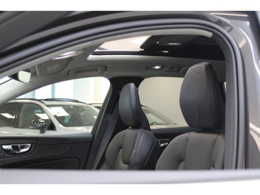 Volvo  XC60 Volvo T8 455PK Long Range Plus | Trekhaak | 360º view | Adapt LED | All Season | Panoramadak ActivLease financial lease