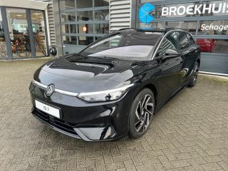 Volkswagen ID.7 Tourer Volkswagen Pro Business | Achterbank in ongelijke delen neerklapbaar incl. middenarmsteun en door...