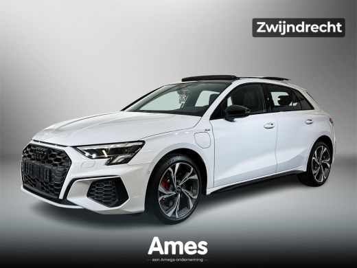 Audi A3 Sportback 45 245pk TFSI e S edition Competition / Stoelverwarming voorin / Adaptive cruise contro... Audi A3 Sportback 45 245pk TFSI e S edition Competition / Stoelverwarming voorin / Adaptive cruise contro...