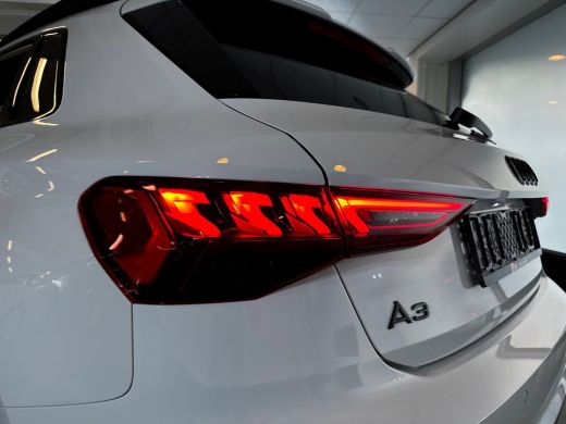 Audi A3 Sportback 45 245pk TFSI e S edition Competition / Stoelverwarming voorin / Adaptive cruise contro... ActivLease financial lease