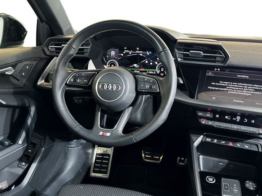 Audi A3 Sportback 45 245pk TFSI e S edition Competition / Stoelverwarming voorin / Adaptive cruise contro... ActivLease financial lease