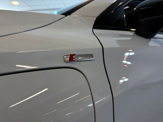 Audi A3 Sportback 45 245pk TFSI e S edition Competition / Stoelverwarming voorin / Adaptive cruise contro... ActivLease financial lease