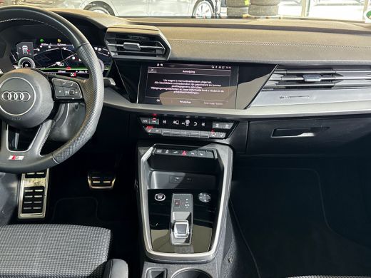 Audi A3 Sportback 45 245pk TFSI e S edition Competition / Stoelverwarming voorin / Adaptive cruise contro... ActivLease financial lease