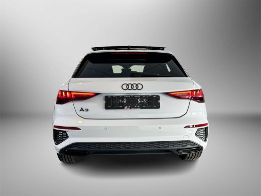 Audi A3 Sportback 45 245pk TFSI e S edition Competition / Stoelverwarming voorin / Adaptive cruise contro... ActivLease financial lease