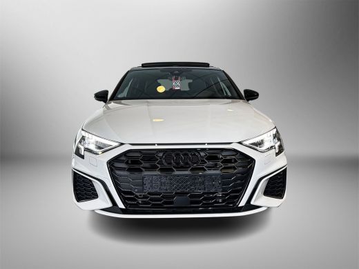Audi A3 Sportback 45 245pk TFSI e S edition Competition / Stoelverwarming voorin / Adaptive cruise contro... ActivLease financial lease