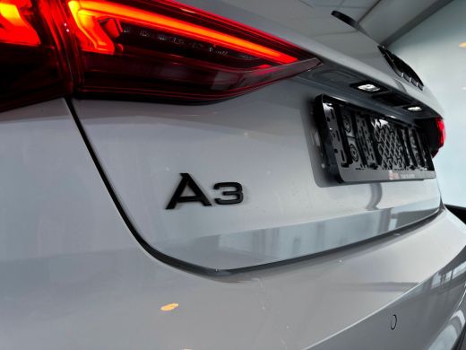 Audi A3 Sportback 45 245pk TFSI e S edition Competition / Stoelverwarming voorin / Adaptive cruise contro... ActivLease financial lease