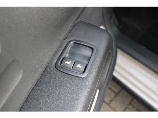 Citroën C3 Citroen 1.2 PureTech C-Series | Airco (automatisch) | Cruise control | Navigatiesysteem full map ActivLease financial lease