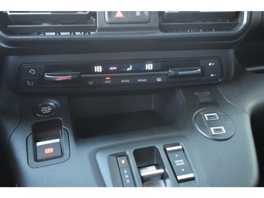 Fiat E-Doblò 136 L1 50 kWh | Adaptive Cruise | Navigatie | Stuurverwarming | Parkeersensoren | Climate Control... ActivLease financial lease