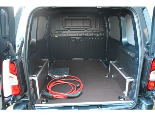 Fiat E-Doblò 136 L1 50 kWh | Adaptive Cruise | Navigatie | Stuurverwarming | Parkeersensoren | Climate Control... ActivLease financial lease