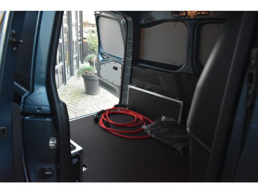 Fiat E-Doblò 136 L1 50 kWh | Adaptive Cruise | Navigatie | Stuurverwarming | Parkeersensoren | Climate Control... ActivLease financial lease