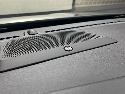 Ford Transit Custom 320 2.0 TDCI 170PK L2H1 Limited | B&O audio! | Camera | Standkachel | Stoelverwarming | 2500KG Tr... ActivLease financial lease