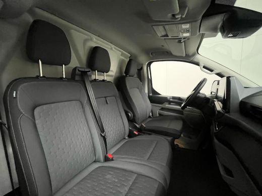 Ford Transit Custom 320 2.0 TDCI 170PK L2H1 Limited | B&O audio! | Camera | Standkachel | Stoelverwarming | 2500KG Tr... ActivLease financial lease