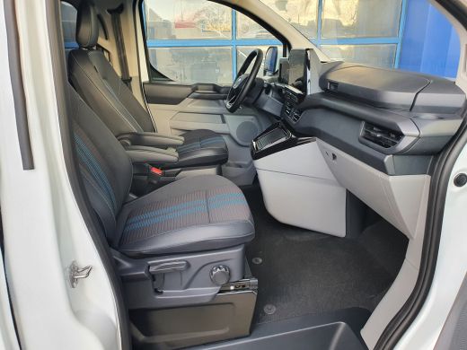 Ford Transit Custom Ford 320 2.5 PHEV L2H1 Sport | Dubbel Cabine | Driver Assistance Pack | 19 inch | Trekhaak | B&O ... ActivLease financial lease
