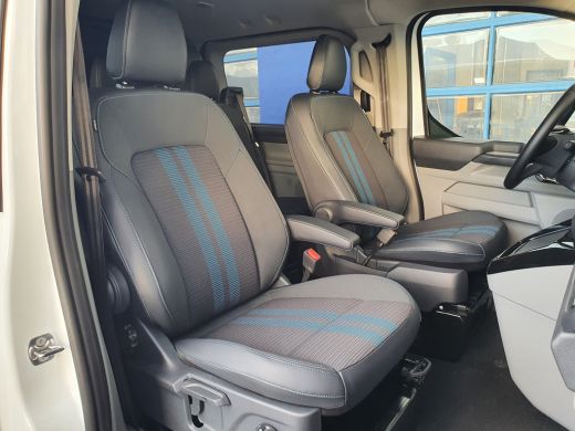 Ford Transit Custom Ford 320 2.5 PHEV L2H1 Sport | Dubbel Cabine | Driver Assistance Pack | 19 inch | Trekhaak | B&O ... ActivLease financial lease