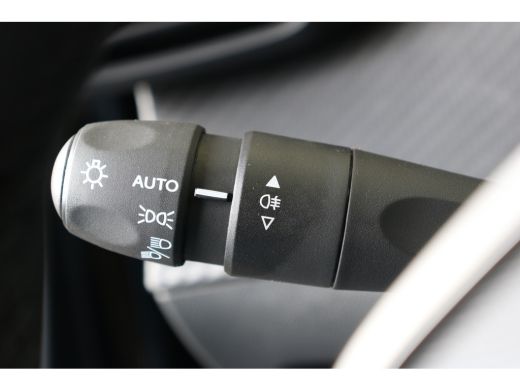 Peugeot 208 1.2 PureTech 75 Style | Parkeer sensor achter | Apple carplay | Led koplampen | Airco | Cruise co... ActivLease financial lease