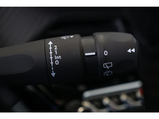 Peugeot 208 1.2 PureTech 75 Style | Parkeer sensor achter | Apple carplay | Led koplampen | Airco | Cruise co... ActivLease financial lease