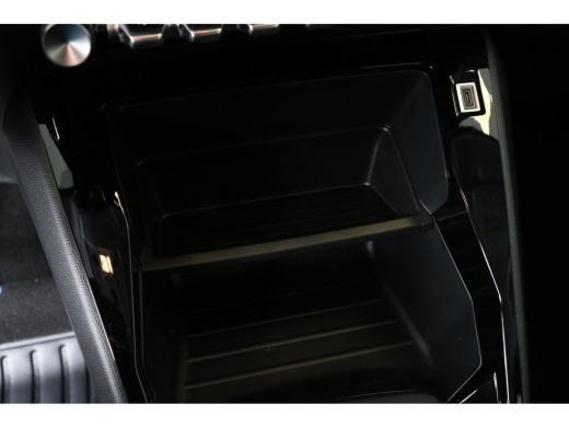 Peugeot 208 1.2 PureTech 75 Style | Parkeer sensor achter | Apple carplay | Led koplampen | Airco | Cruise co... ActivLease financial lease