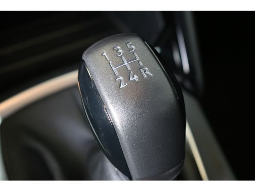 Peugeot 208 1.2 PureTech 75 Style | Parkeer sensor achter | Apple carplay | Led koplampen | Airco | Cruise co... ActivLease financial lease