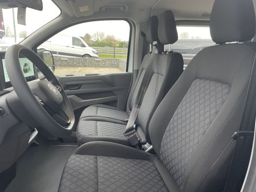 Volkswagen e-Transporter L1 64 kWh | 136PK | 9 Persoons | Trekhaak ActivLease financial lease