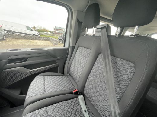 Volkswagen e-Transporter L1 64 kWh | 136PK | 9 Persoons | Trekhaak ActivLease financial lease