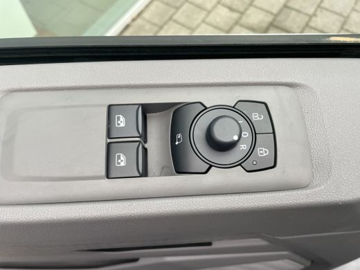 Volkswagen e-Transporter L1 64 kWh | 136PK | 9 Persoons | Trekhaak ActivLease financial lease