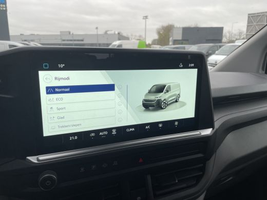 Volkswagen e-Transporter L1 64 kWh | 136PK | 9 Persoons | Trekhaak ActivLease financial lease