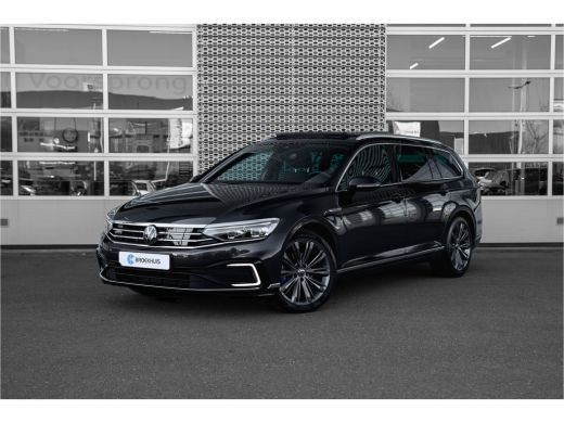 Volkswagen Passat Variant 1.4 TSI PHEV GTE Business | Panoramadak | Carplay | Camera | Navigatie